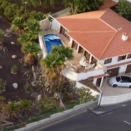 아데제 Sunny House With Private Pool And Sea View 빌라 외부 사진