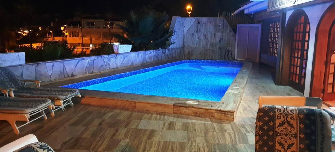 아데제 Sunny House With Private Pool And Sea View 빌라 외부 사진
