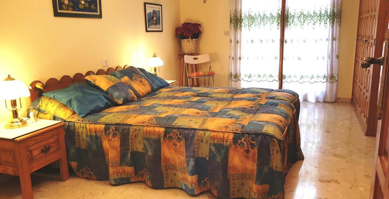 아데제 Sunny House With Private Pool And Sea View 빌라 외부 사진