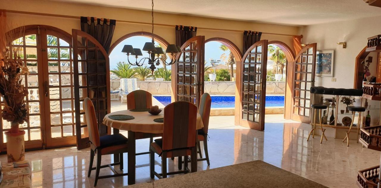 아데제 Sunny House With Private Pool And Sea View 빌라 외부 사진