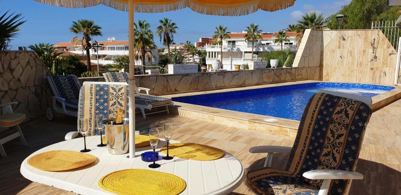 아데제 Sunny House With Private Pool And Sea View 빌라 외부 사진